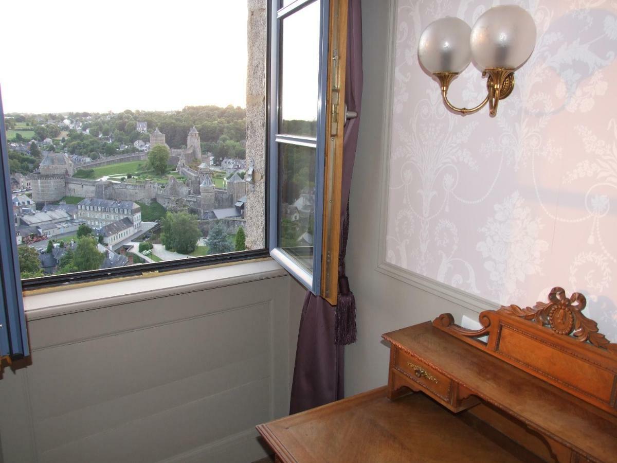 Hotel Particulier Le Mercier De Montigny -Une Nuit Sur Les Remparts- ฟูแฌร์ ภายนอก รูปภาพ